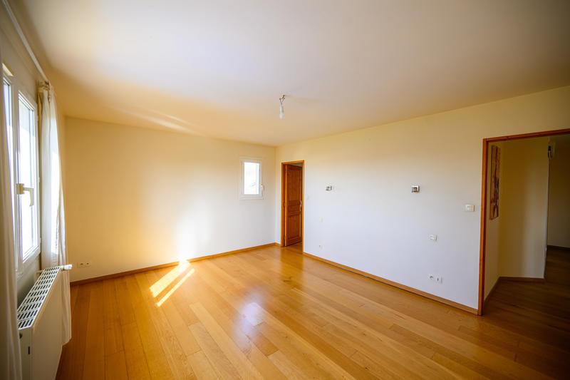 Maison - 234 m² - 7 pièces