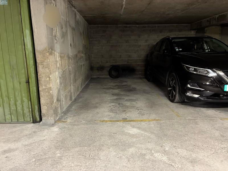 Parking / Garage - 11 m²