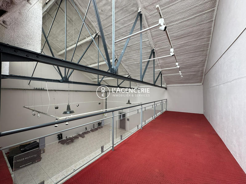 Local d'activités - 250 m²