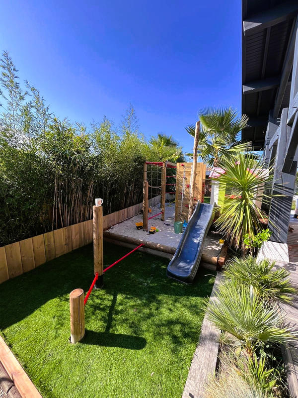 Maison - 165 m² - 9 pièces