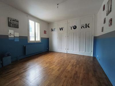 Maison - 182 m² - 6 pièces