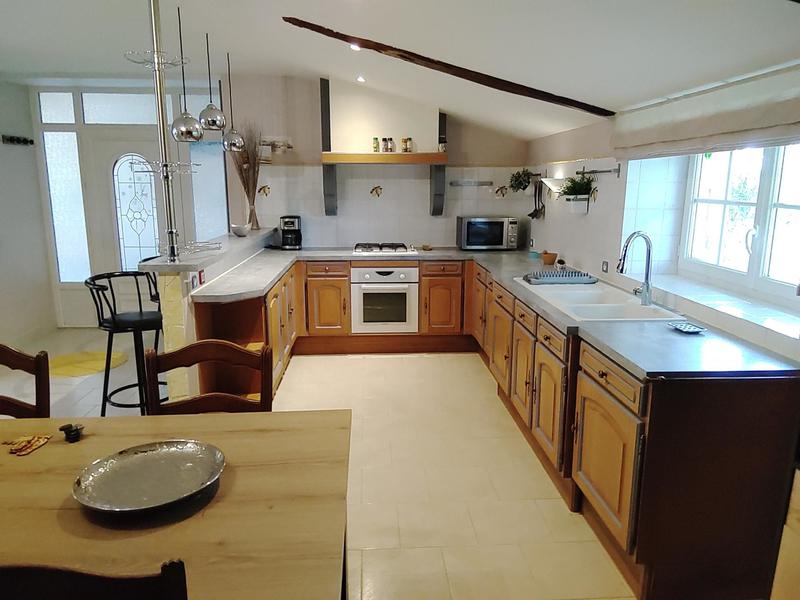 Maison - 198 m² - 7 pièces