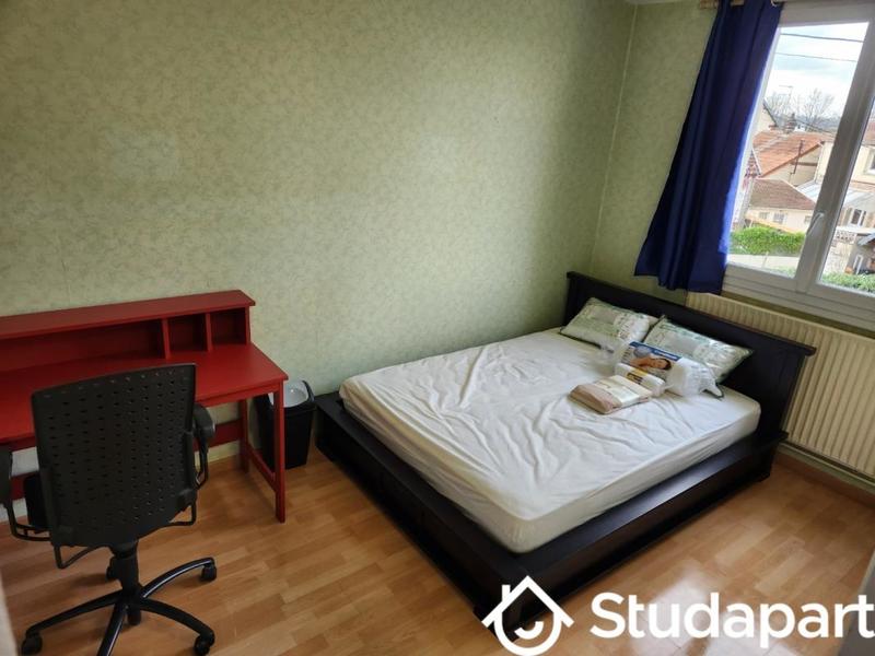 Chambre - 9 m² - 1 pièce