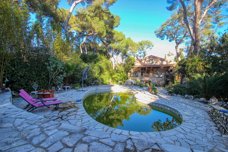 Villa - 250 m² - 7 pièces