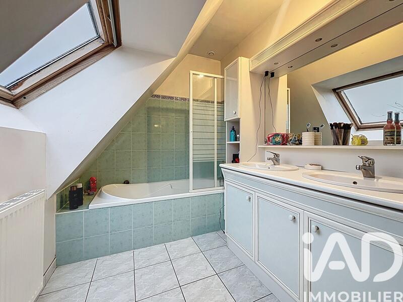 Maison - 107 m² - 6 pièces