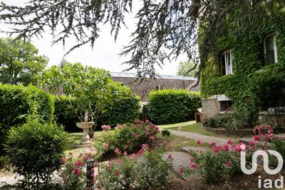 Maison - 334 m² - 12 pièces