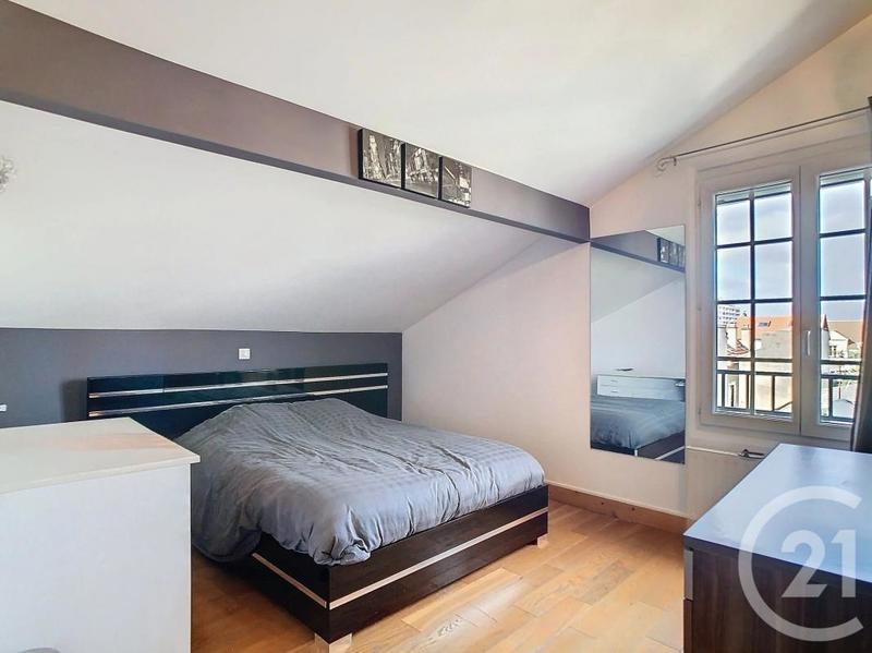 Pavillon - 180 m² - 8 pièces