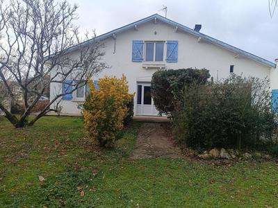 Maison - 220 m² - 8 pièces