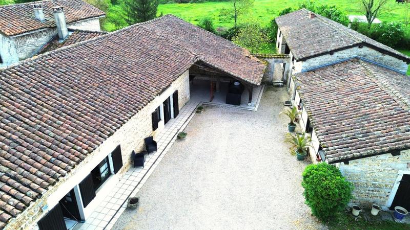 Moulin - 350 m² - 10 pièces