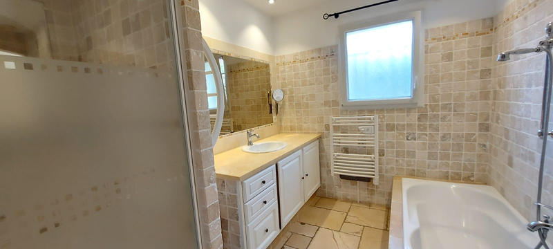 Villa - 240 m² - 7 pièces