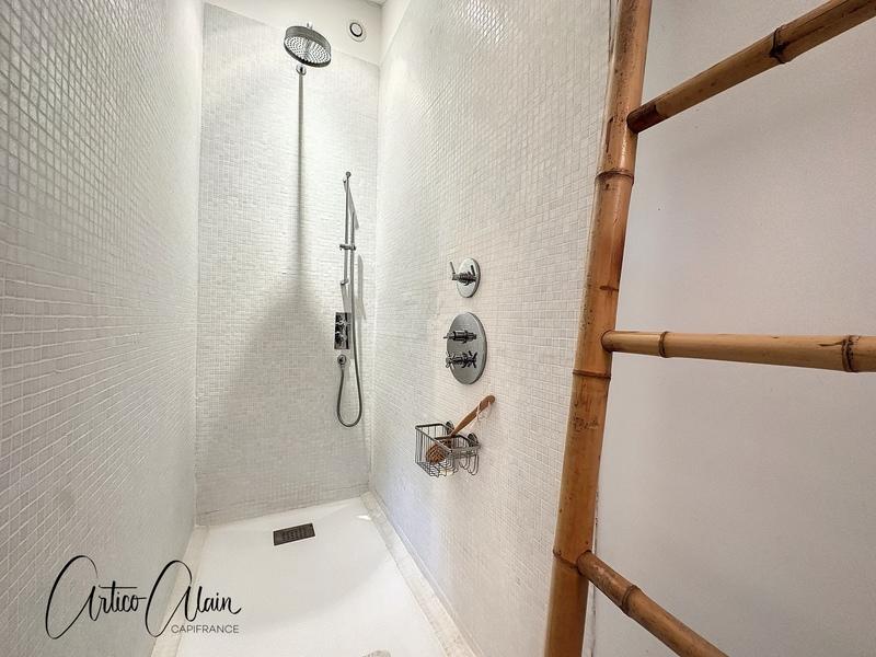 Maison traditionnelle - 500 m² - 12 pièces