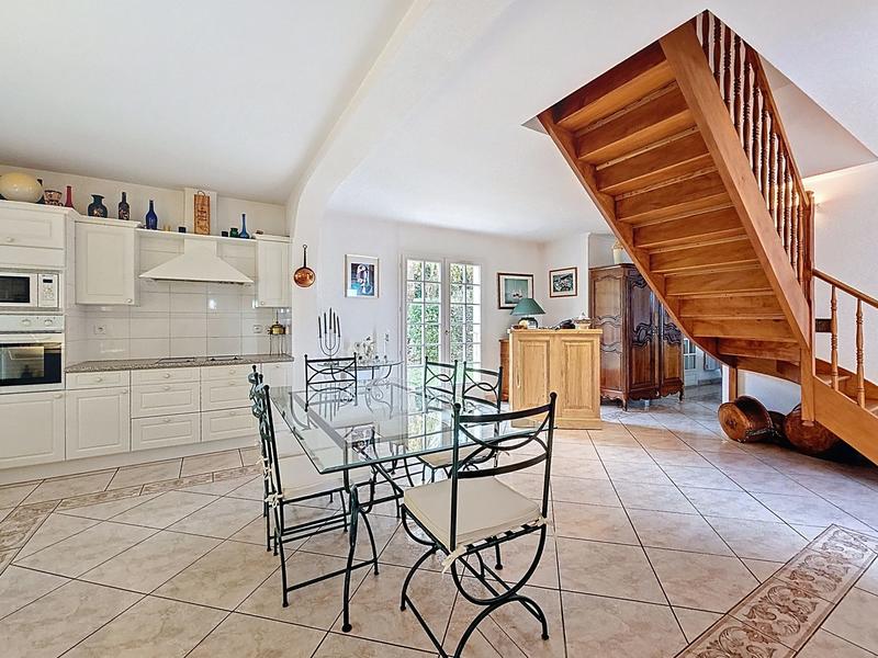 Villa - 164 m² - 6 pièces