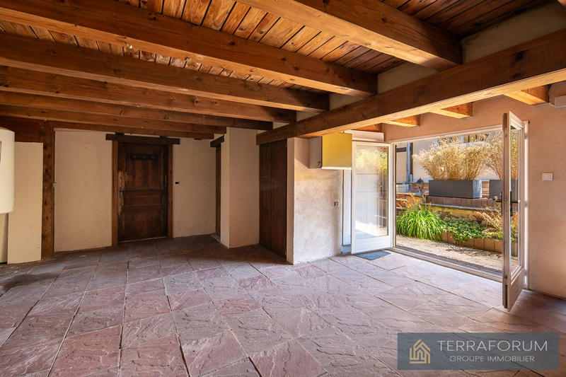 Maison - 202 m² - 9 pièces