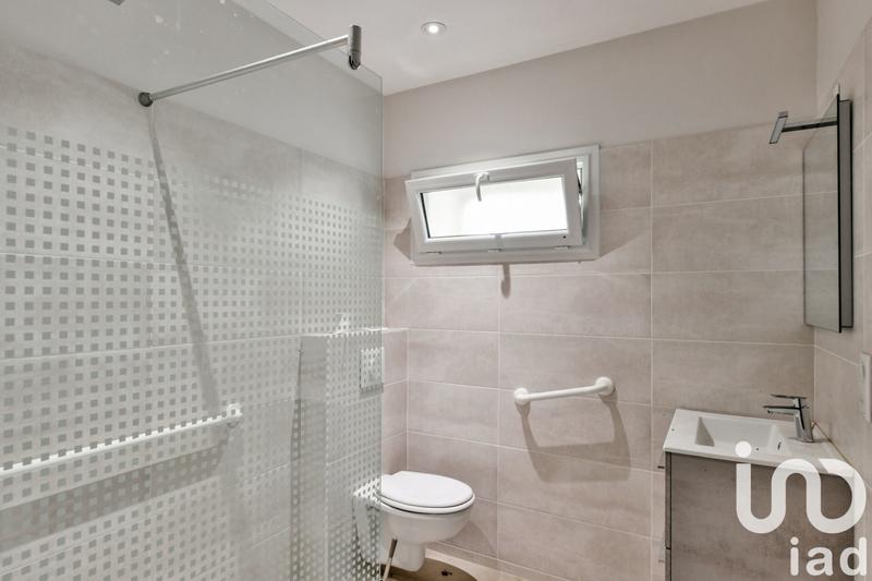 Maison - 213 m² - 8 pièces