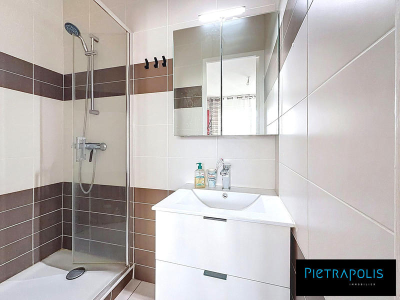 Appartement - 93 m² - 4 pièces