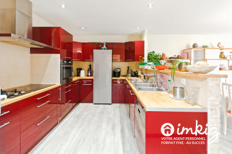 Maison - 203 m² - 7 pièces