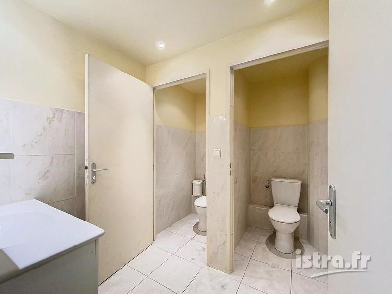 Local d'activités - 208 m² - 6 pièces