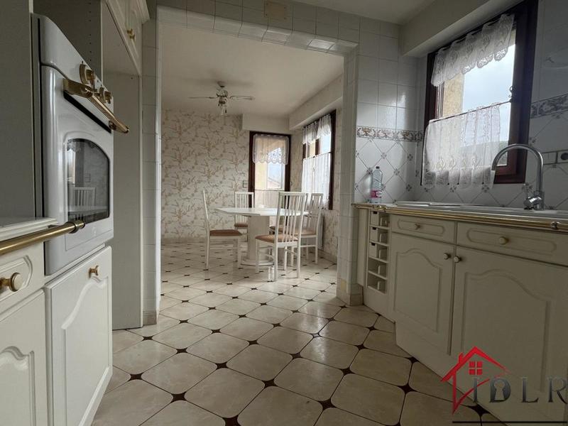 Pavillon - 230 m² - 7 pièces