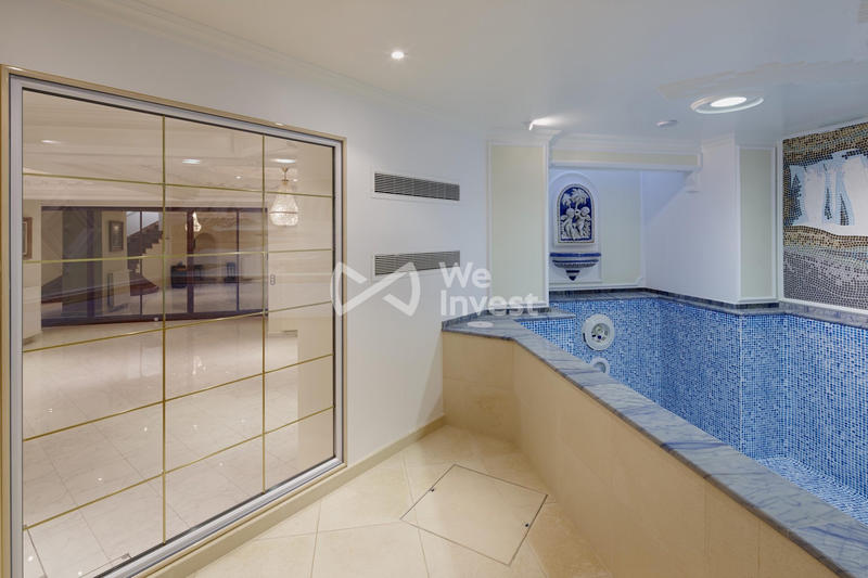 Villa - 296 m² - 9 pièces