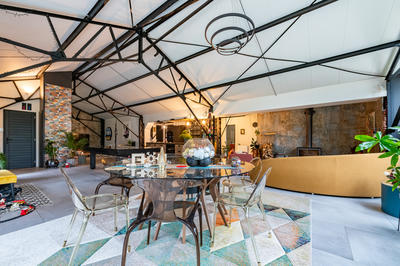 Maison - 389 m² - 10 pièces