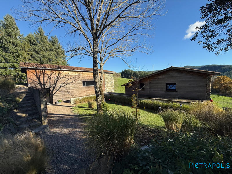 Maison - 200 m² - 5 pièces