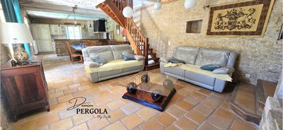 Maison - 218 m² - 9 pièces