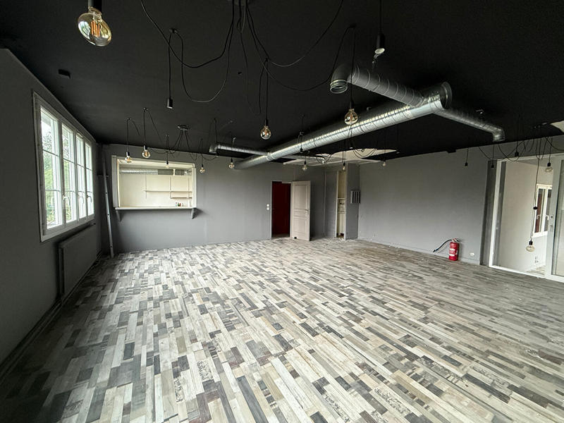 Local commercial - 251 m² - 5 pièces