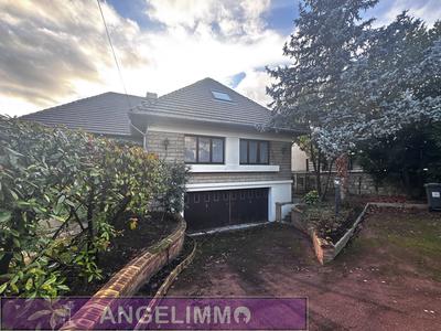 Maison - 222 m² - 5 pièces