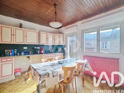 Maison - 99 m² - 5 pièces
