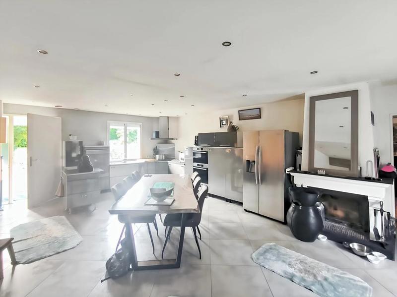 Maison - 160 m² - 6 pièces