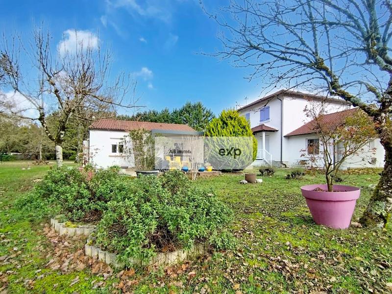 Maison - 250 m² - 13 pièces