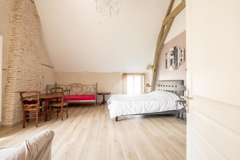 Maison - 407 m² - 11 pièces