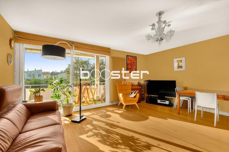 Appartement ancien - 114 m² - 5 pièces