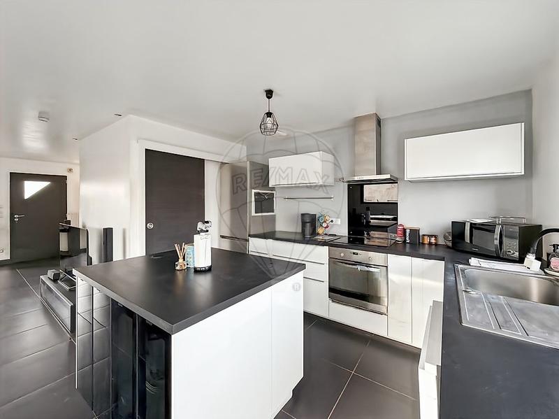 Maison - 87 m² - 4 pièces