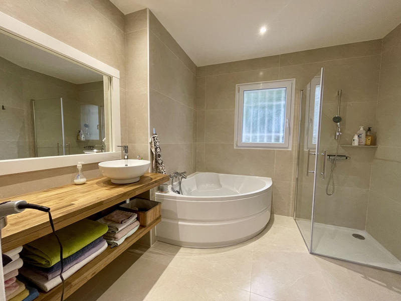 Villa - 228 m² - 6 pièces