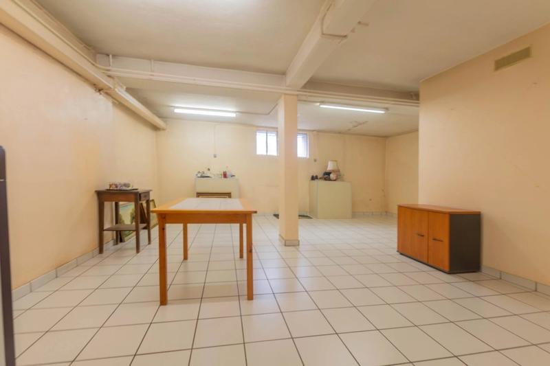 Maison - 196 m² - 9 pièces