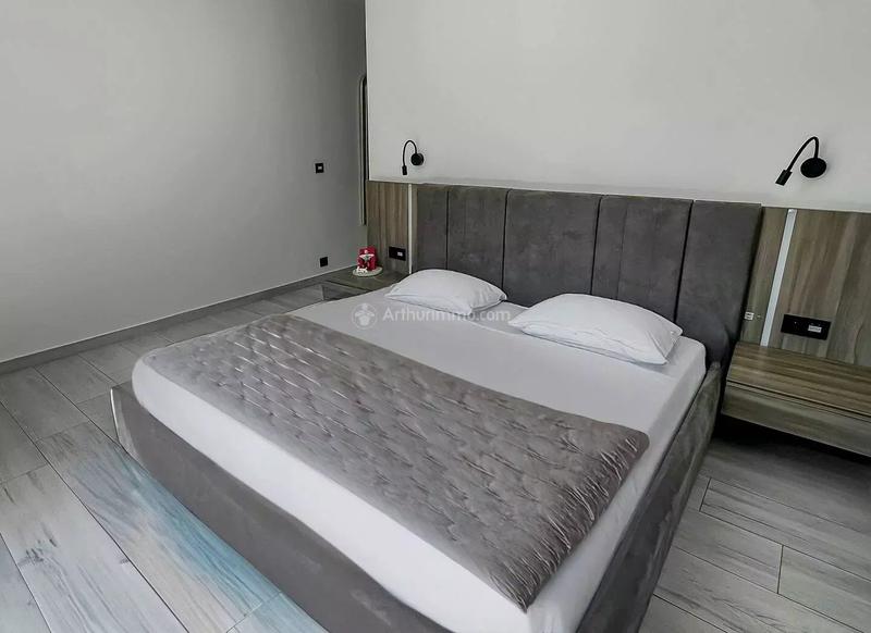 Maison - 334 m² - 11 pièces