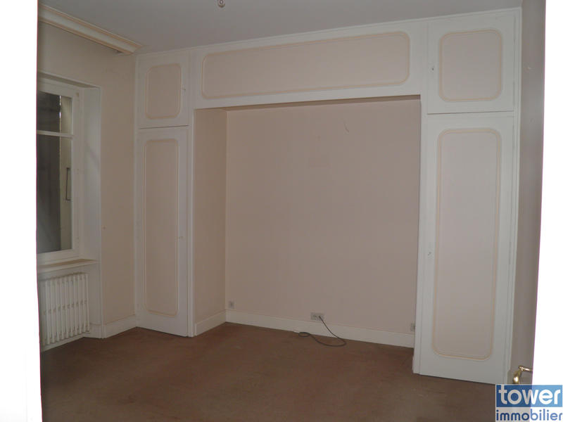 Maison - 240 m² - 7 pièces