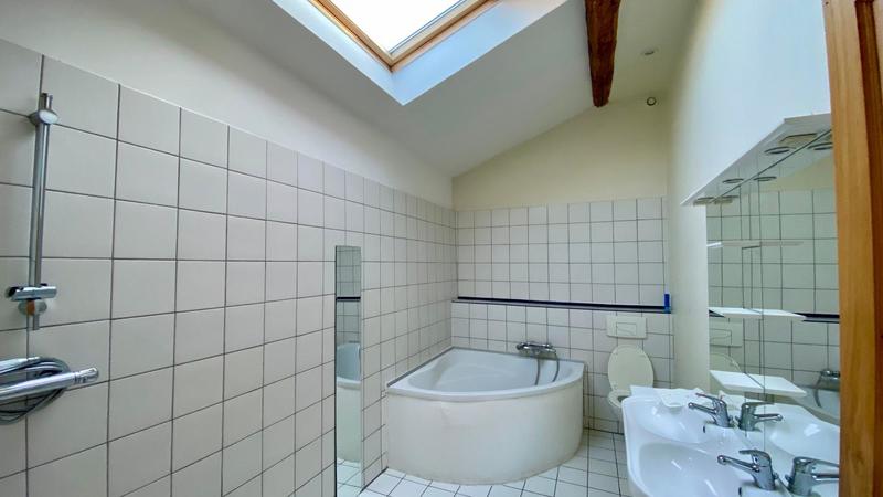 Corps de ferme - 170 m² - 6 pièces