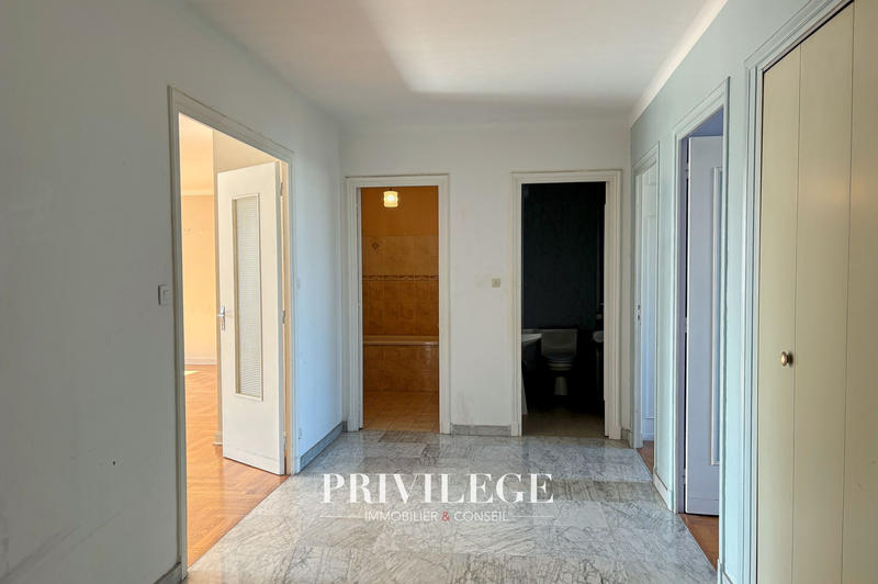 Appartement - 100 m² - 4 pièces