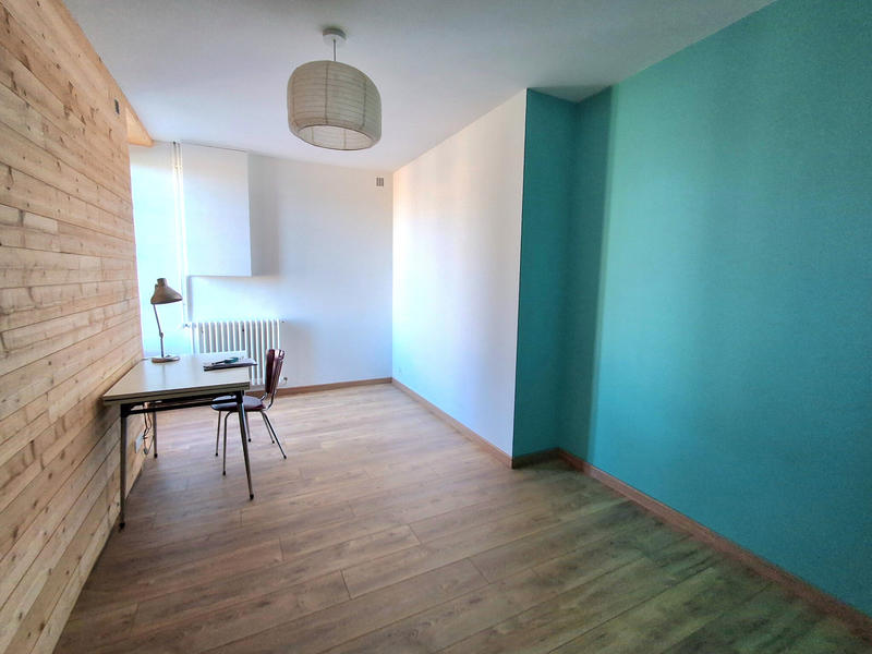 Maison - 280 m² - 9 pièces