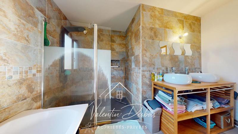 Maison - 90 m² - 4 pièces