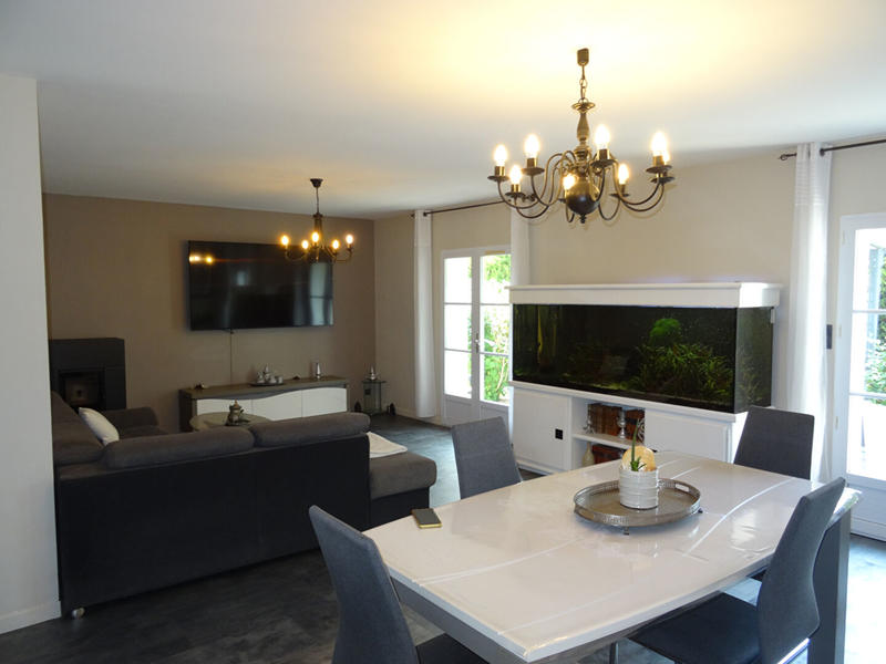 Maison - 167 m² - 8 pièces