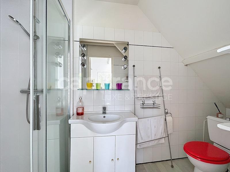 Propriété - 393 m² - 13 pièces