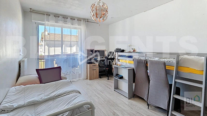 Appartement - 98 m² - 5 pièces