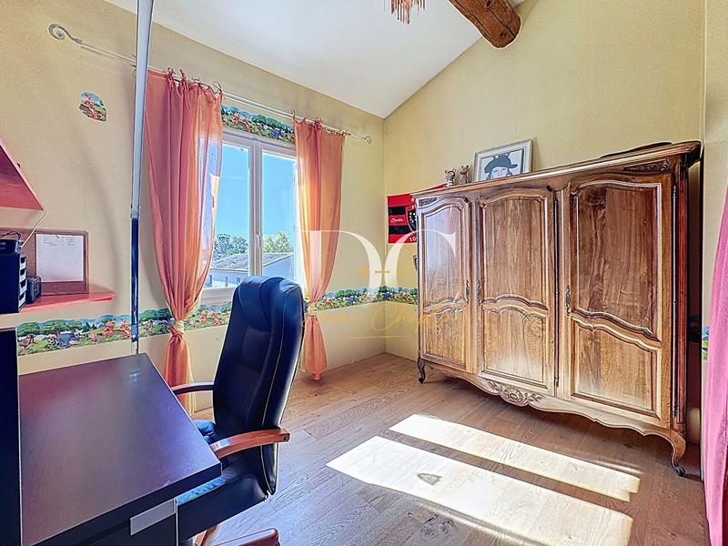 Maison - 182 m² - 5 pièces