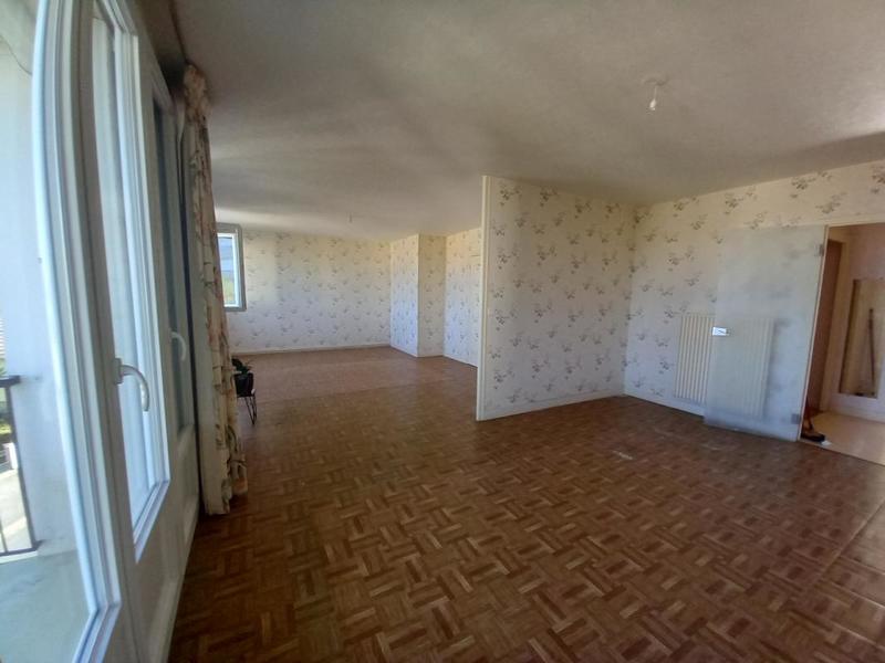 Appartement - 90 m² - 5 pièces