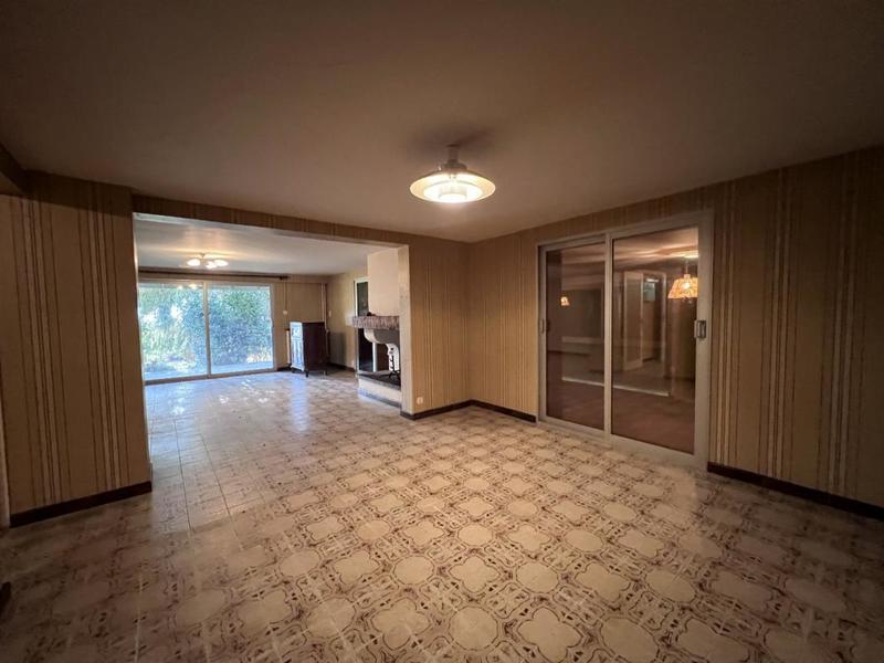 Propriété - 203 m² - 12 pièces