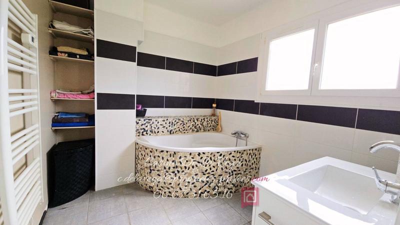 Maison - 95 m² - 5 pièces