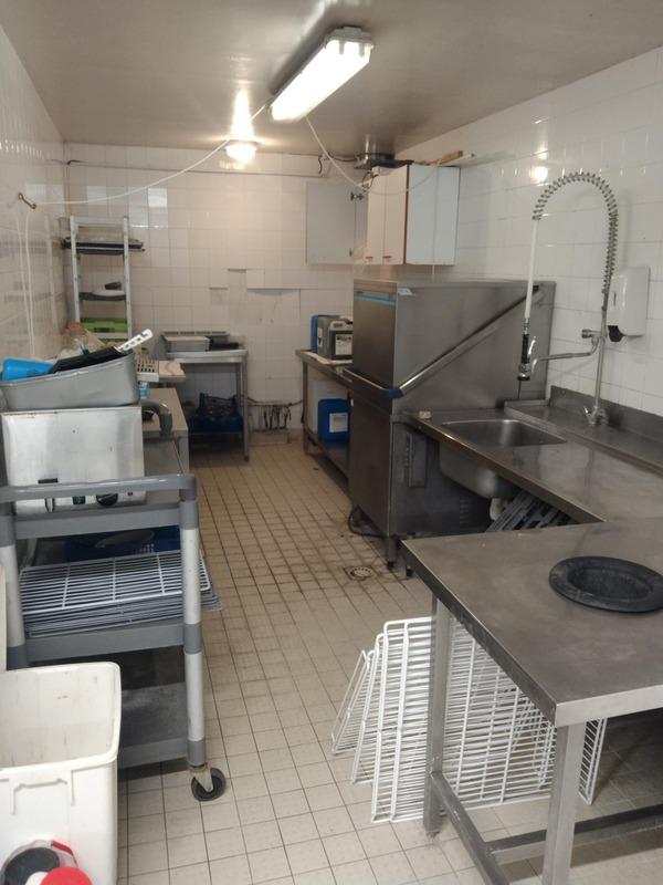 Local commercial - 200 m² - 3 pièces